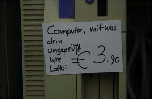 Computer mit was drinnen